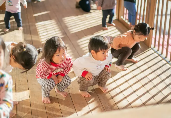 園の1日【0・1・2歳児（未満児）】③体操イメージ写真